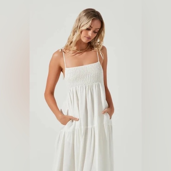 ASTR the Label White MIDI Dress in Large, smocked top, tie straps, and p… - Picture 2 of 7